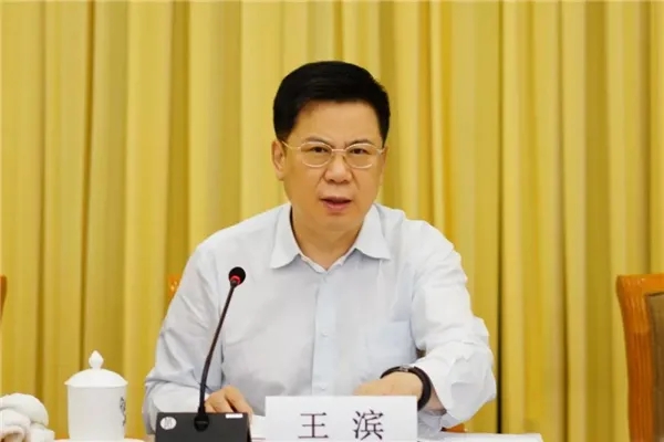  2012 年 3 月任中国承平保险集团公司董事长、党委书记